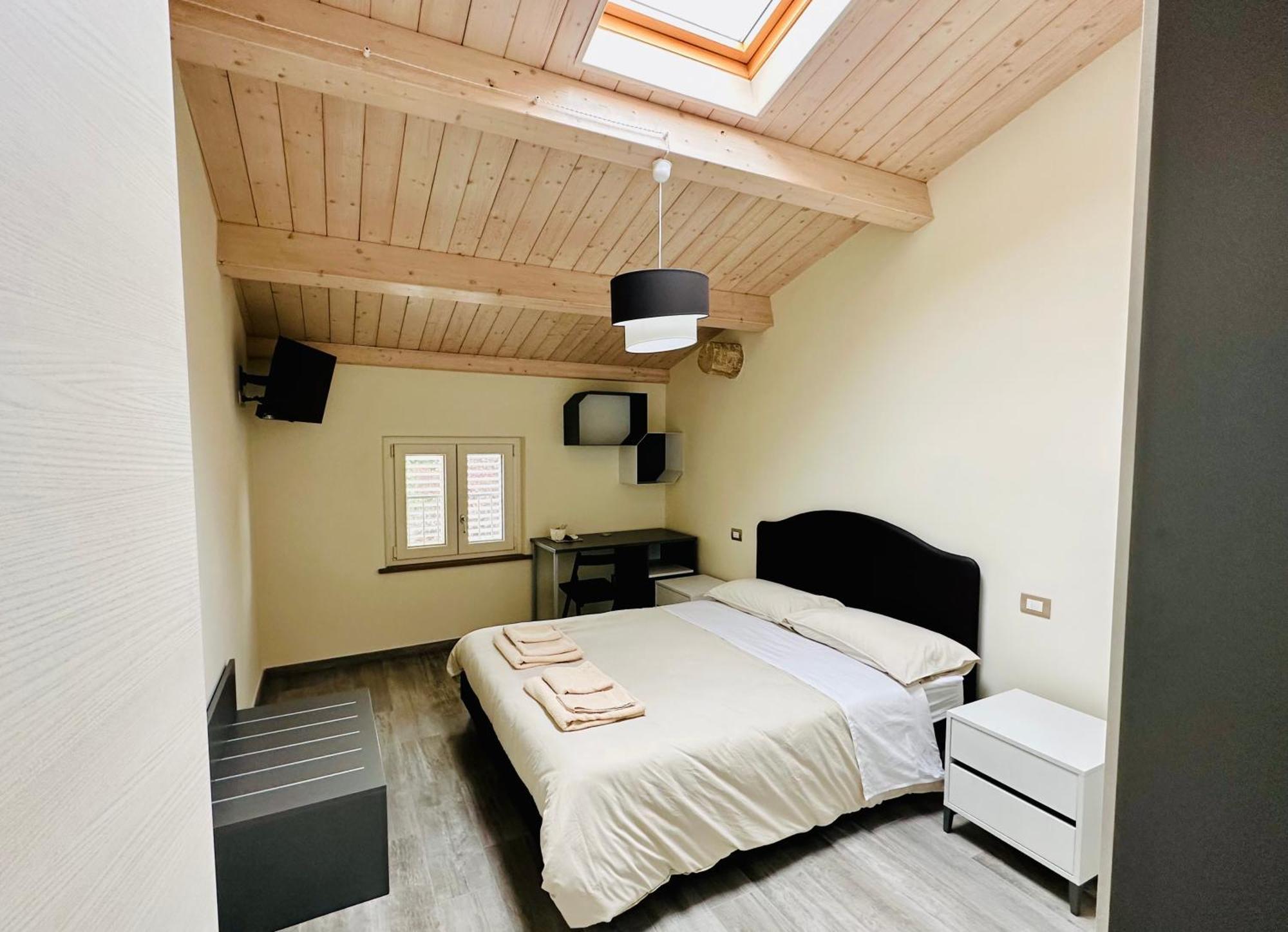 Locazione Turistica Rania Hotel Lucca Ngoại thất bức ảnh